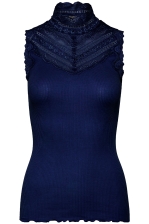 Rmwbea Sl Turtleneck Lace Top