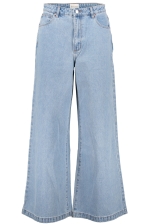 94 Super Wide Loretta