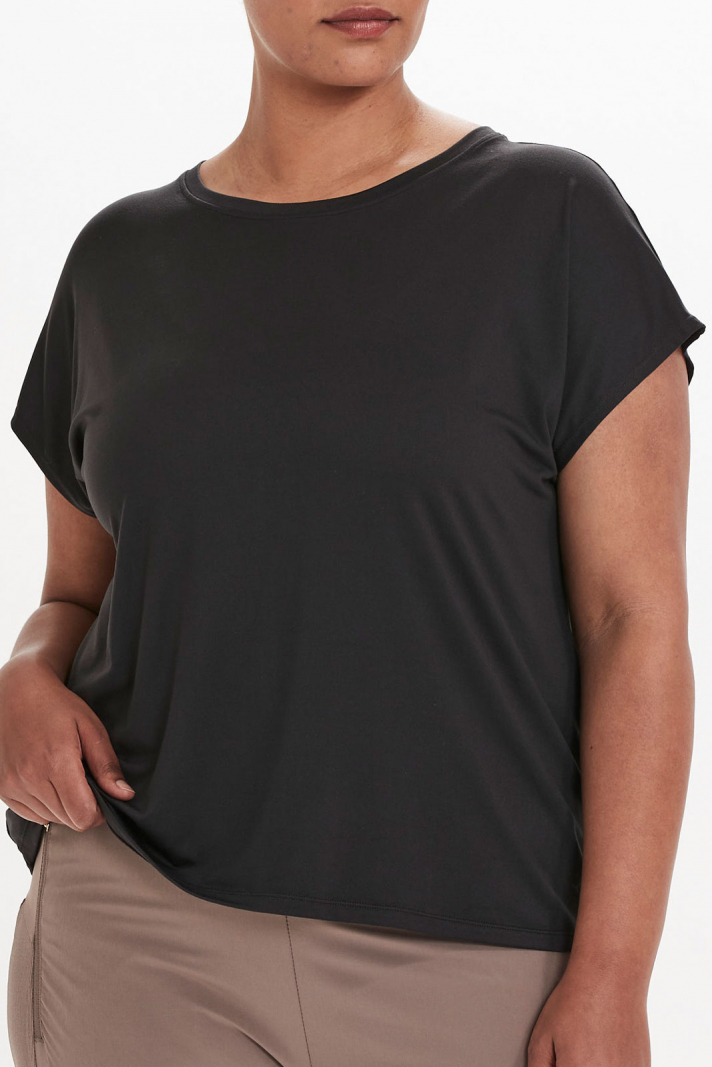 Jenirei W Soft Touch Tee