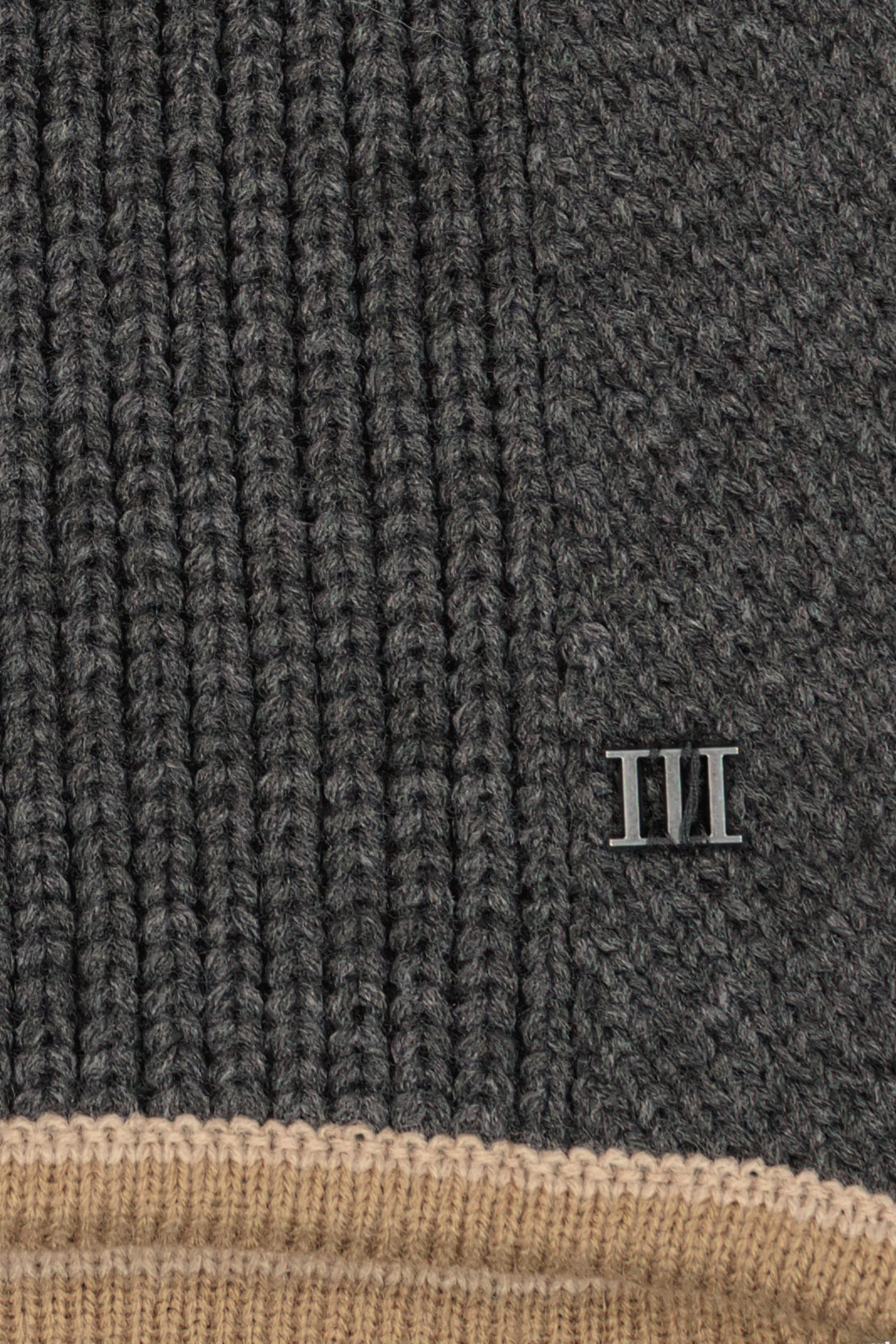 Fulsi | Knitted Scarf With Detailed Edge
