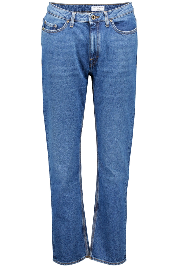 Maggie Winslow S01043
