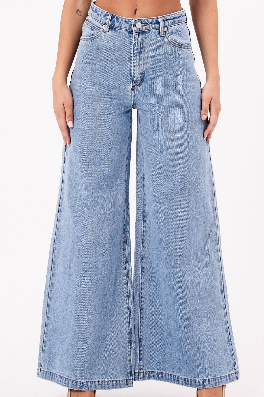 94 Super Wide Loretta