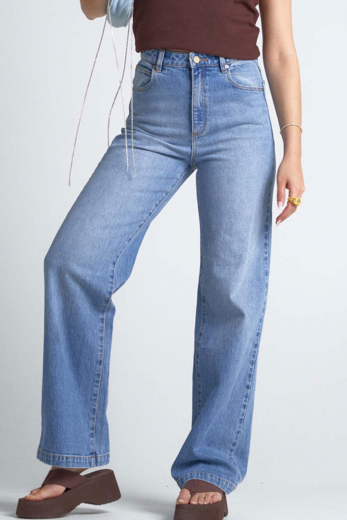 A 94 High & Wide Bae Town