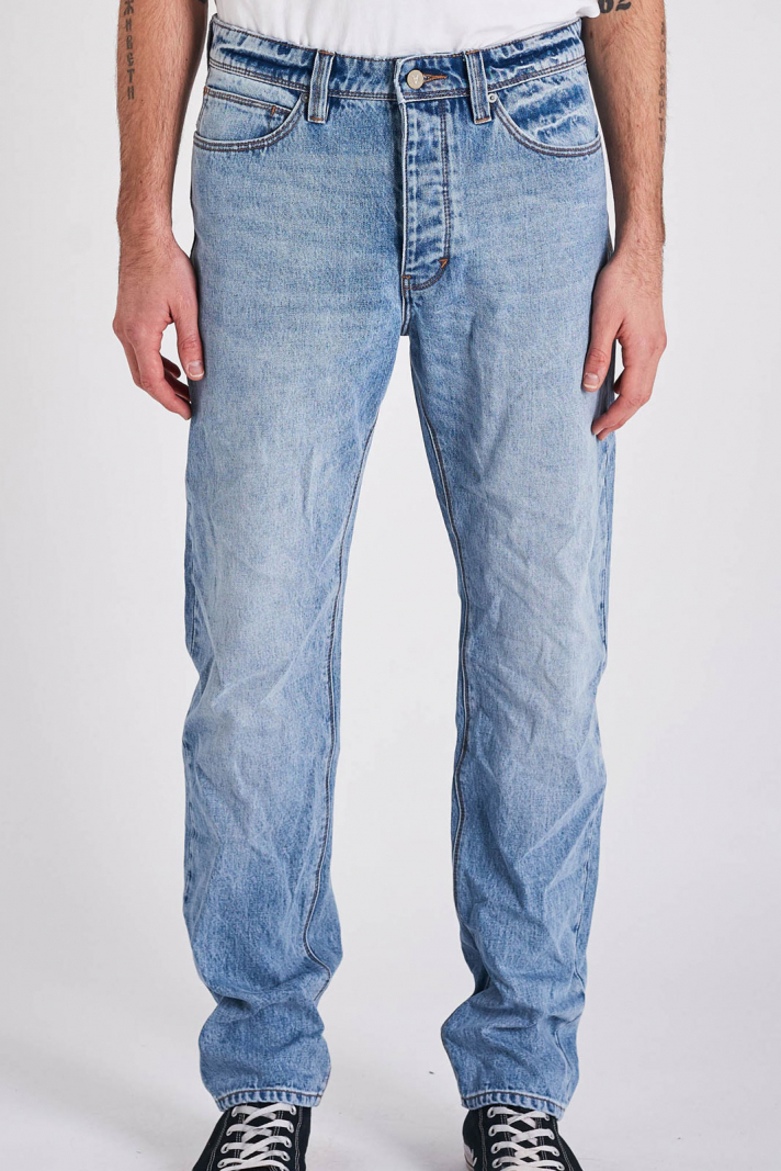 A 90S Relaxed Offworld