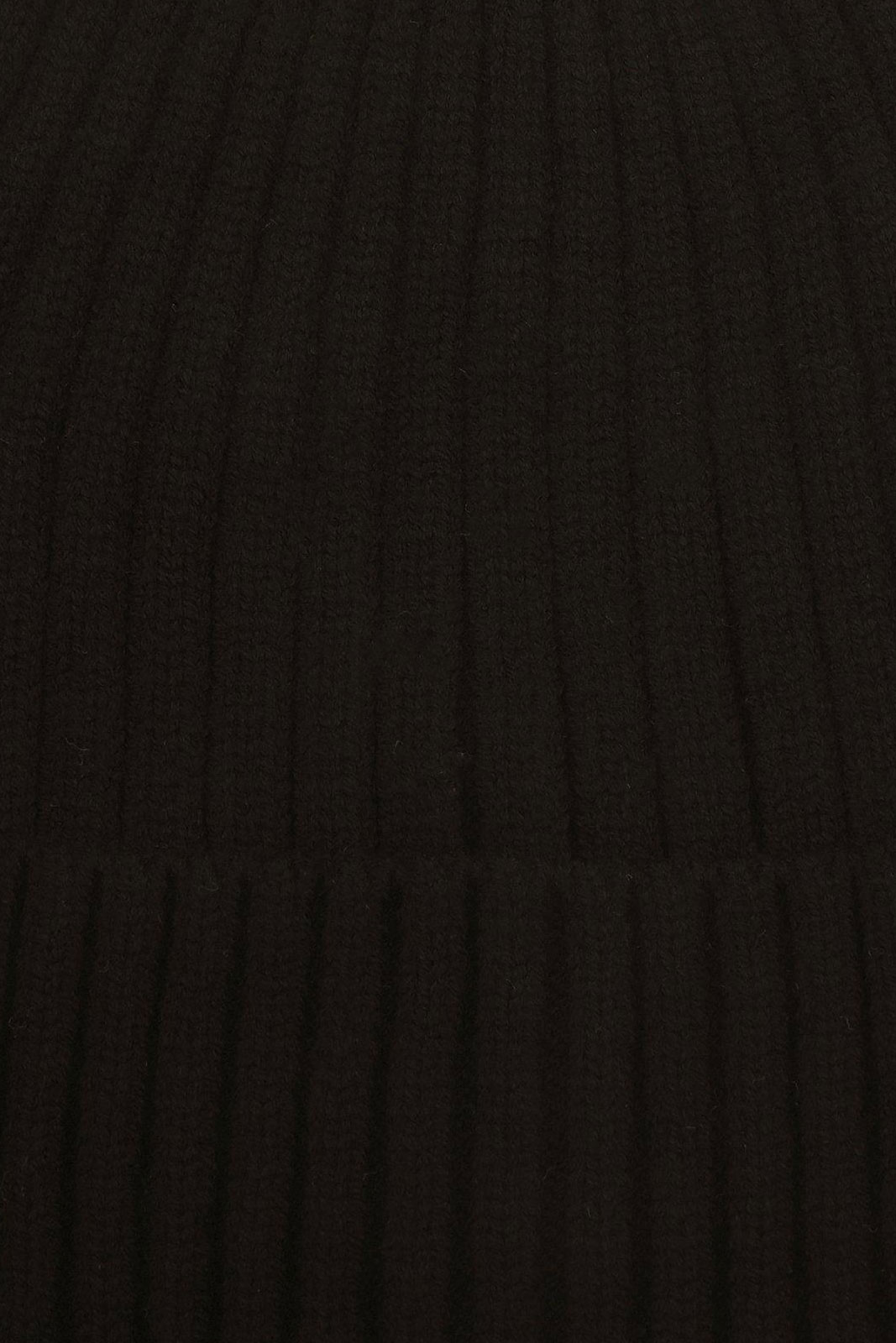 Ribbad barnmössa med uppvikt kant